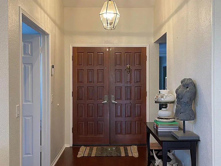 15895 Avenida Villaha — Photo 2