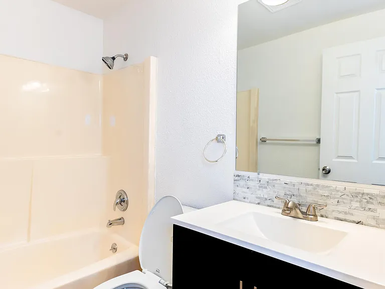1506 S G St #3 — Photo 13