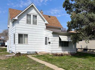 1517 Douglas Ave, Yankton, SD 57078