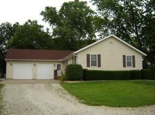 3821 W Charter Oak Rd, Peoria, IL 61615