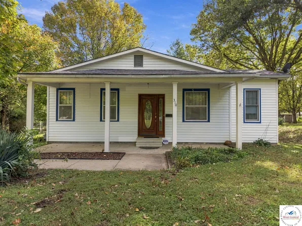 310 E 19th St, Sedalia, MO 65301