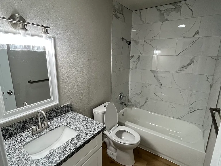 3002 Hodges St #I — Photo 4