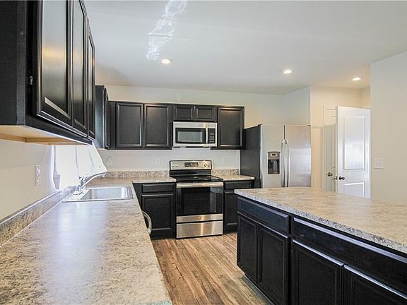 5th image of 3248 Brentwood Dr
