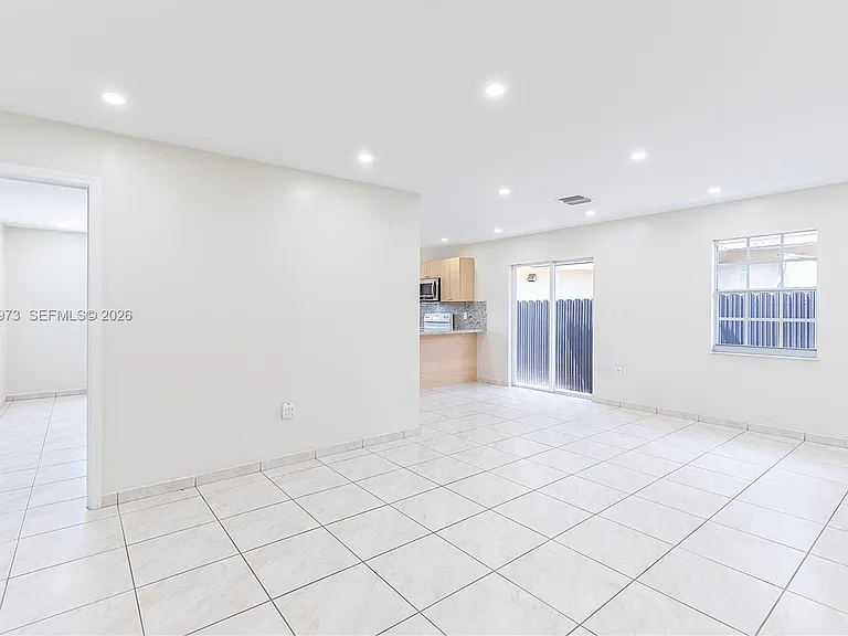 1214 NW 34th Ave #1214 — Photo 5