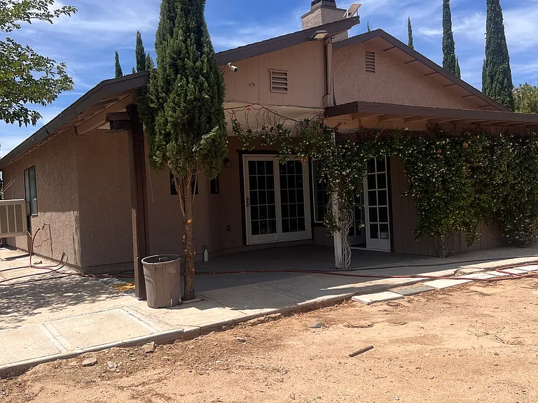Yucca St — Photo 7