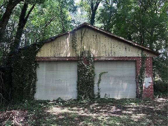 2nd image of 1042 Key Rd