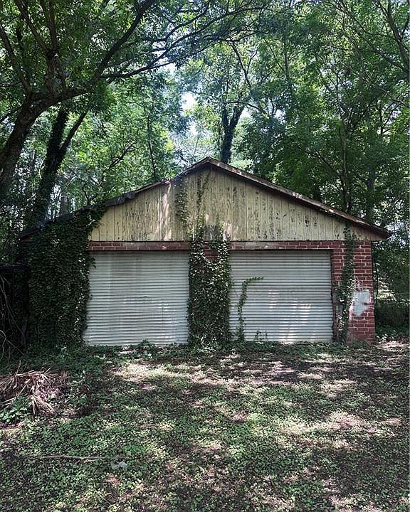 2nd image of 1042 Key Rd