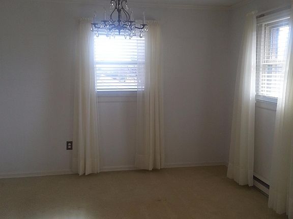 5th image of 159 Daniels Dr