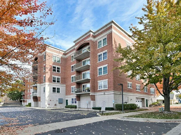104 N Plum Grove Rd APT 402, Palatine, IL 60067