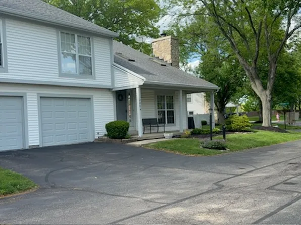 2094 Foxknoll Dr, Dayton, OH 45458