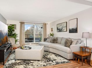 4820 Park Commons Dr APT 137, Saint Louis Park, MN 55416