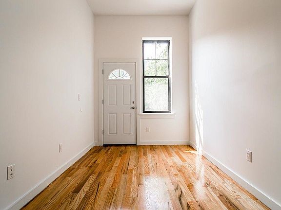 4th image of 309 Harman St #1JOE
