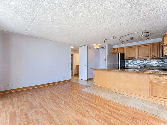 5th image of 411 Hobron Ln APT 2603
