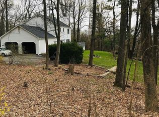 17 Hemlock Rd, Columbia, NJ 07832