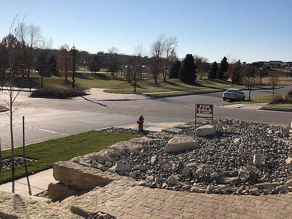 5th image of 584 Blue Sage Blvd