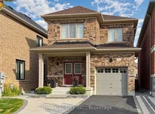 6 Dumaine St, Whitby, ON L1P 0G8