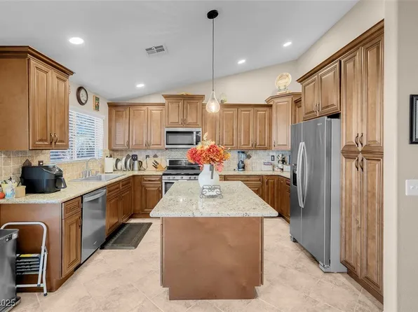 1020 Blue Lantern Dr, Henderson, NV 89015