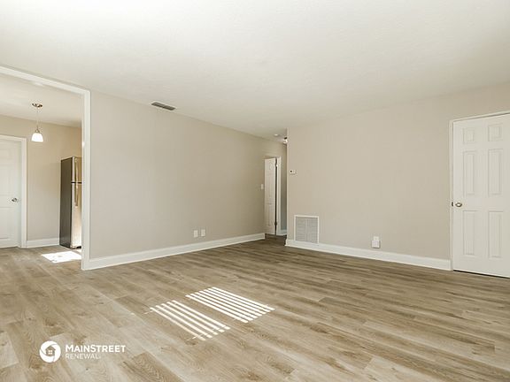 4th image of 2574 35th Ave N