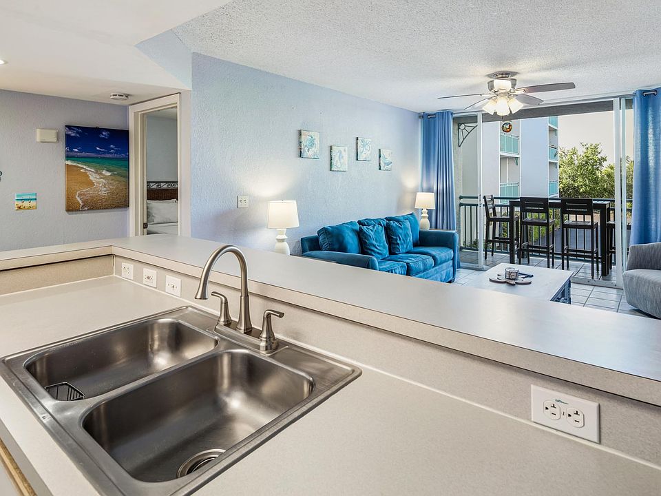 Kitchen alt. view