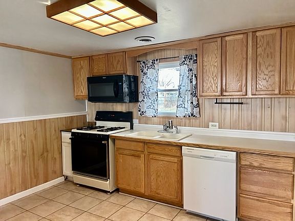 2nd image of 40 Jordan Dr