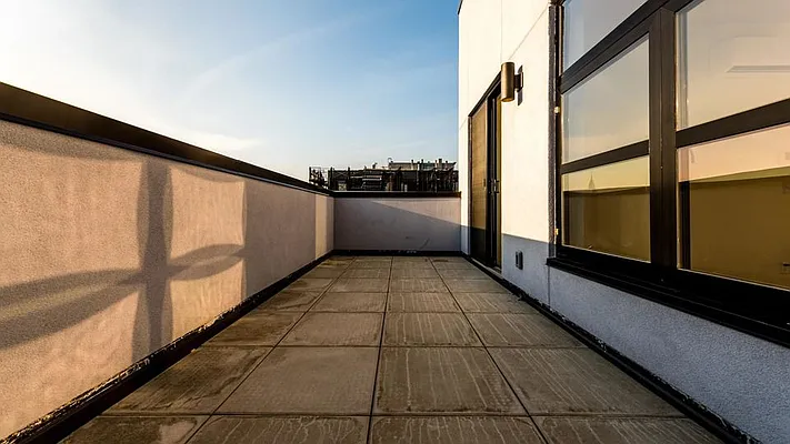 Rented by Nooklyn NYC LLC | media 111