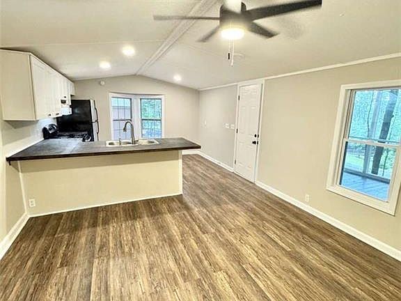 5th image of 4770 Jones Gap Rd