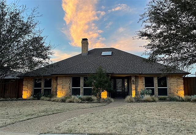 1st image of 1705 Tawakoni Ln