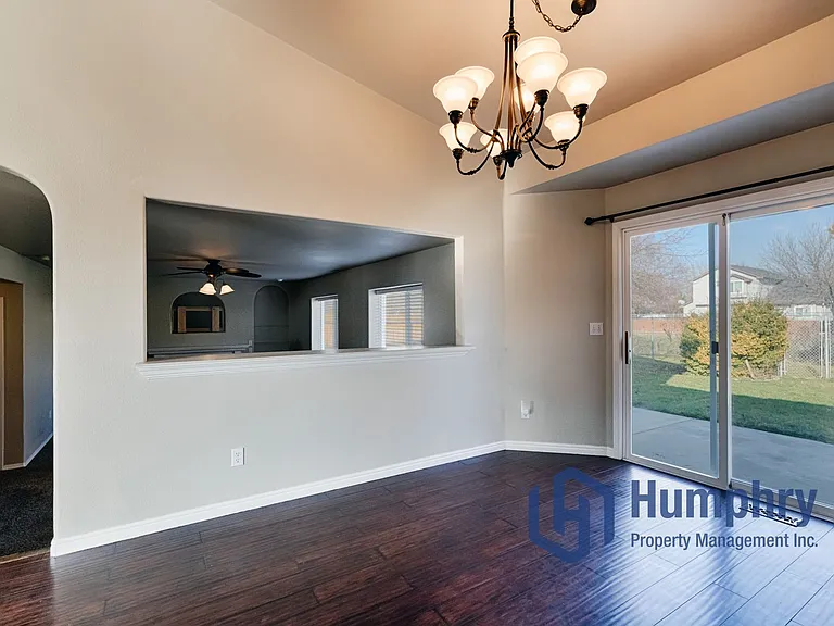 256 W Woodbury Dr — Photo 7