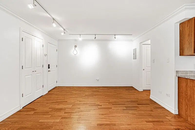 Studio, 1.0 bath, 472 sqft, $1,045 — Photo 2
