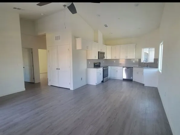 6900 Paige Elizabeth Ln Unit B, Bakersfield, CA 93313