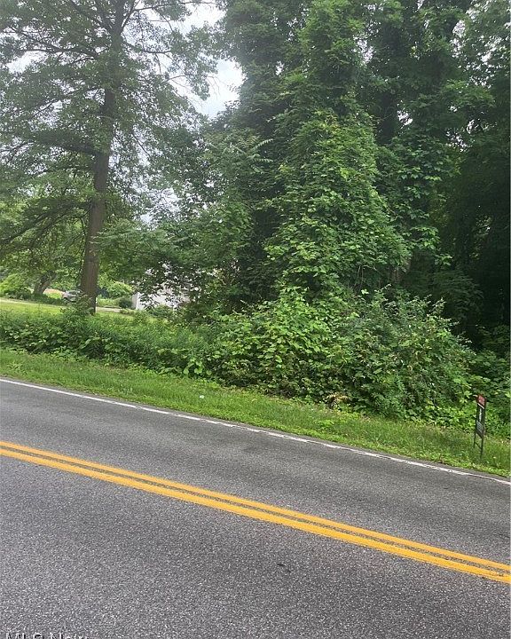 2nd image of McMackin Rd