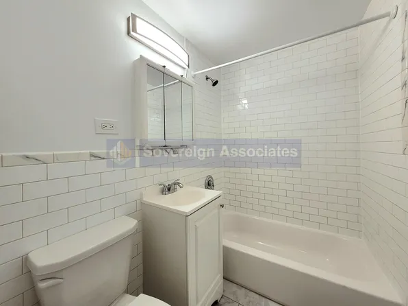 4489 Broadway image 7 of 8