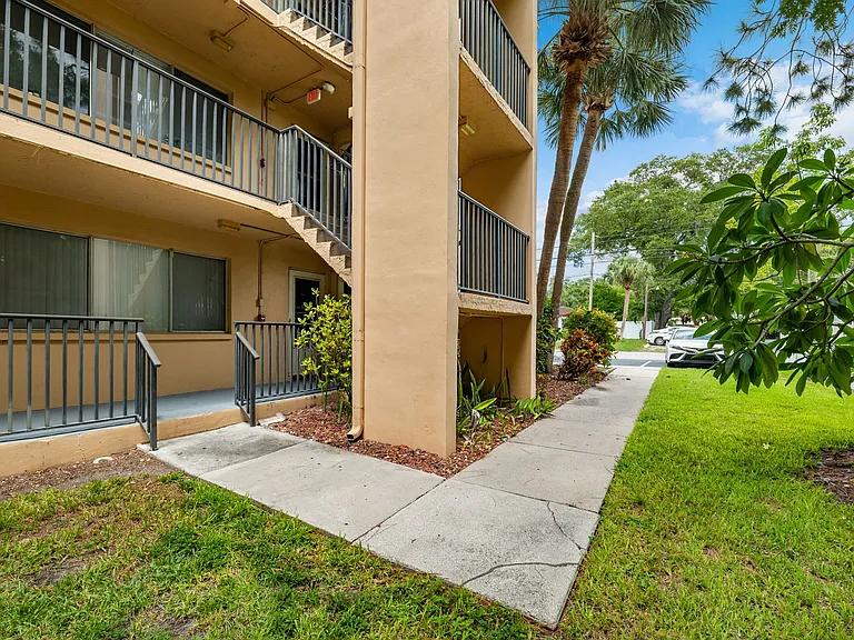 2525 W Bay Dr #A16 — Photo 5
