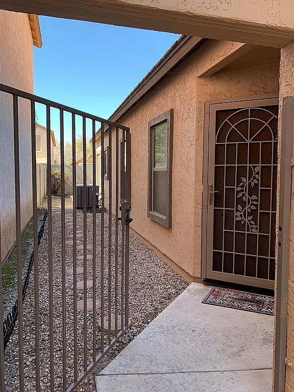 Charming 3 Bed, 2 Bath Single Family Home in Gilbert, AZ - $2250/mo — Photo 2