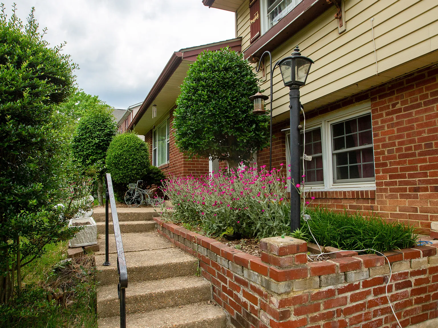 6741 Bostwick Dr — Photo 4