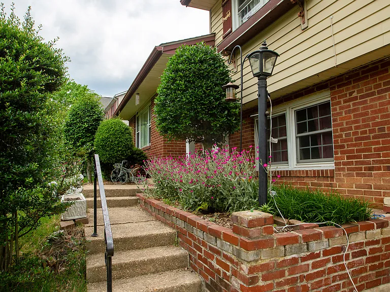 6741 Bostwick Dr — Photo 4