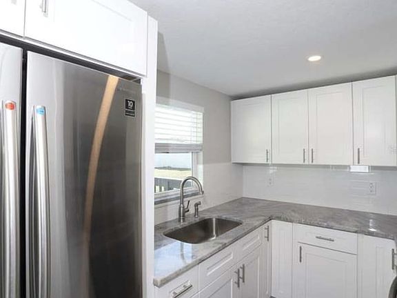 5th image of 2811 S Shine Ave