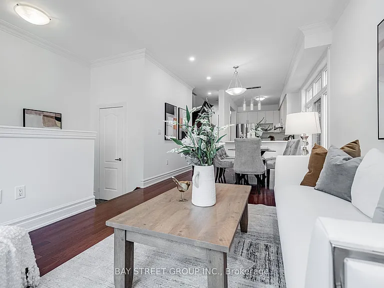 35 William Poole Way — Photo 7