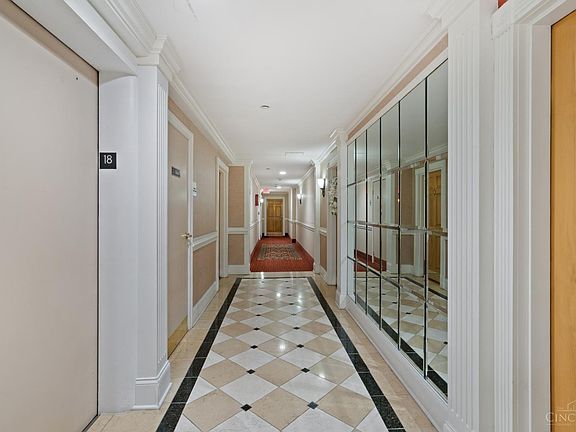 3rd image of 2200 Victory Pkwy Unit 1806