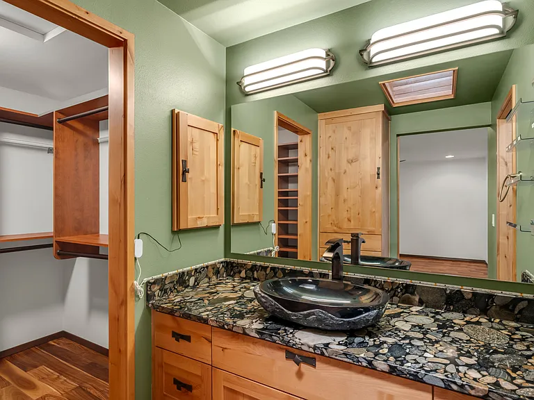 6671 E Mercer Way — Photo 14