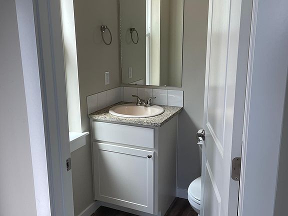 5th image of 2819 S 10th Ave APT B
