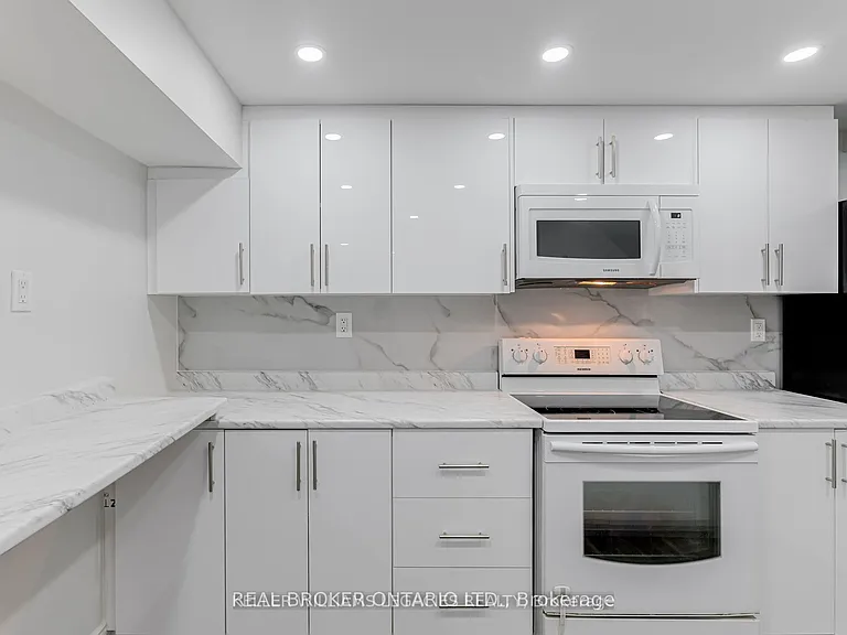 47 Rotary Dr — Photo 29