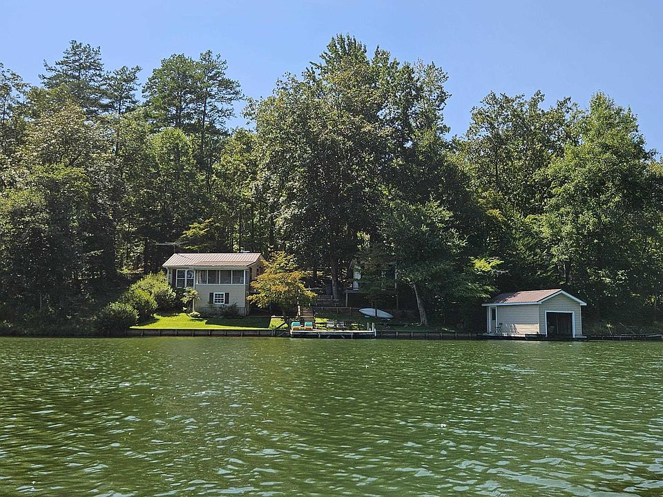 1st image of 749 Red Oak Dr