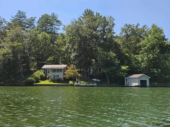 749 Red Oak Dr, Tamassee, SC 29686