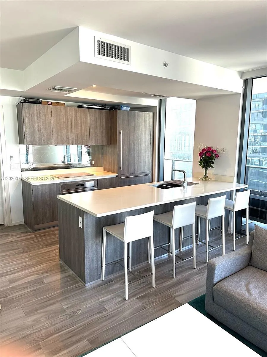 Building Photo - 801 S Miami Ave #4305