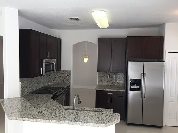 5th image of 11382 NW 83rd Way
