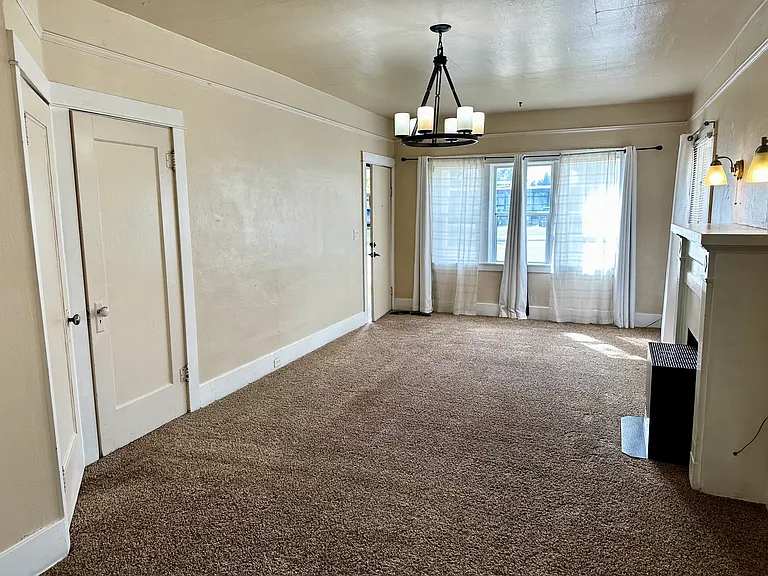 869 B St #4 — Photo 2