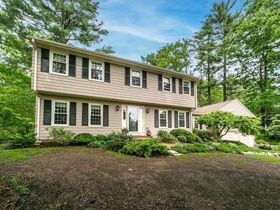 77 Wood End Ln, Medfield, MA, 02052