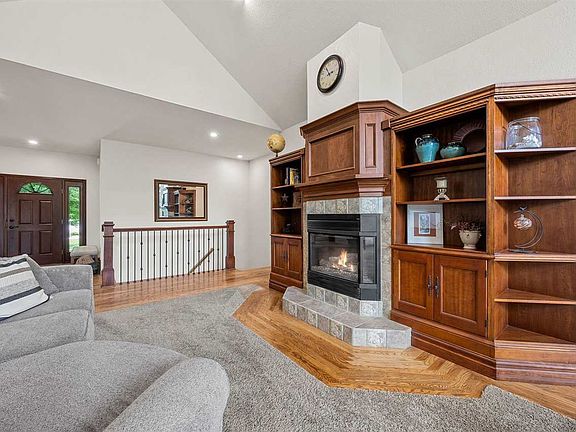 5th image of 1280 Winchester Dr NE