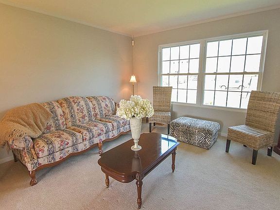 2nd image of 748 Southwind Dr